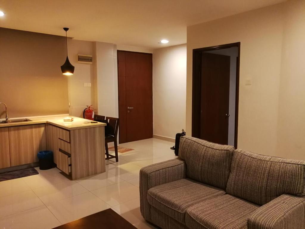 Samsuria Private Beach Front Apartment Kuantan Exterior photo