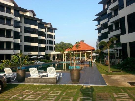 Samsuria Private Beach Front Apartment Kuantan Exterior photo